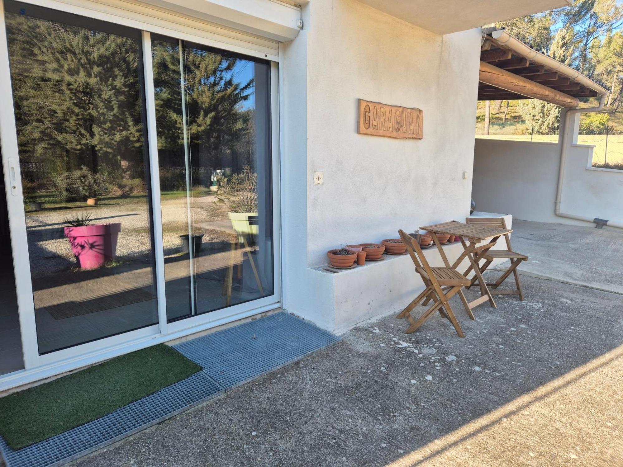 Location Venelles Villa Exterior photo